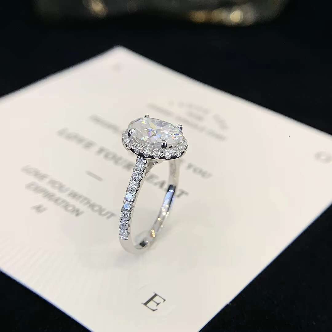 Trendy 18K White Gold 2CT D VVS Oval Cut Moissanite Diamond Women Jewelry Eternity Promise Ring for Engagement Wedding