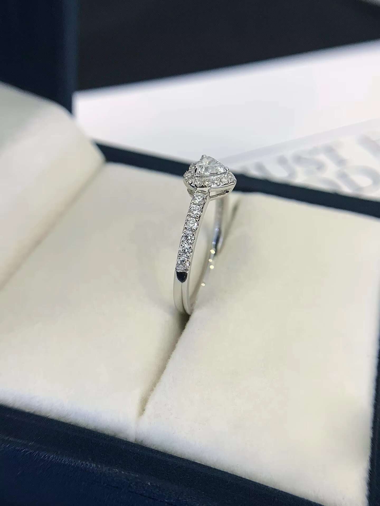 Heart Shape 0.21CT VVS1 Lab Grown Diamond Halo Engagement Ring in 18K Gold Fine Jewelry for Party or Valentines Gift With Women