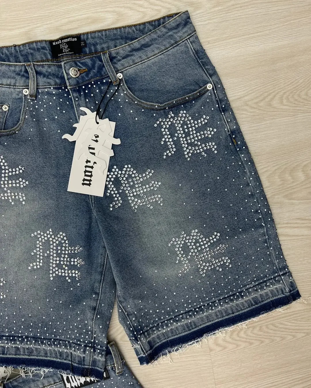 Retro Studded Lettering Denim Shorts Y2K Jeans for Mens and Womens Hip Hop Vintage Washed Blue Baggy Over The Knee Pants 250628