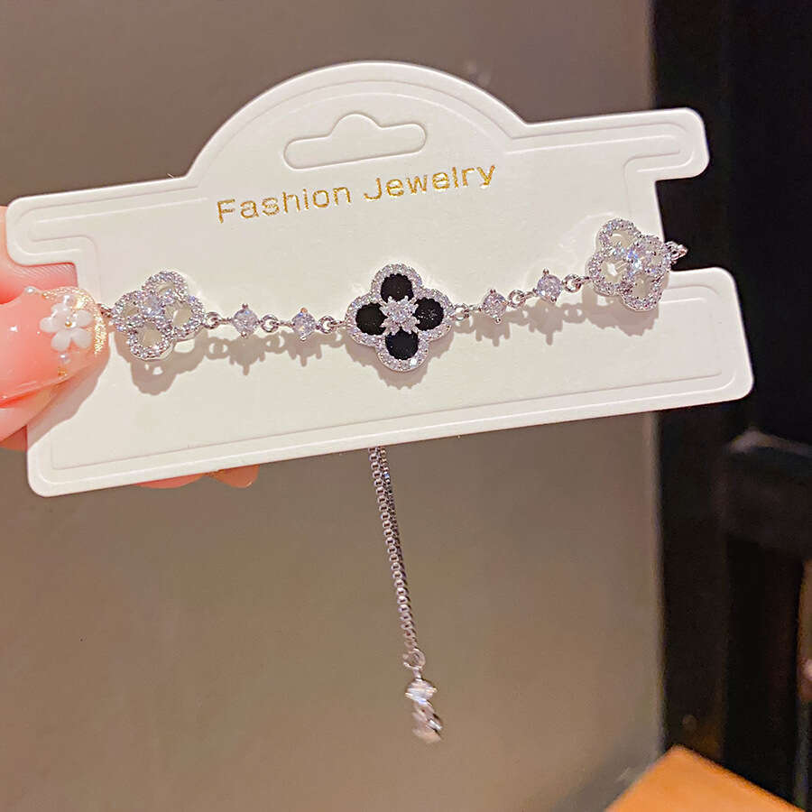 clover bracelet designer Zircon Rhombus Flower Pull Light High-end Sweet Versatile Elegant Personality Bracelet
