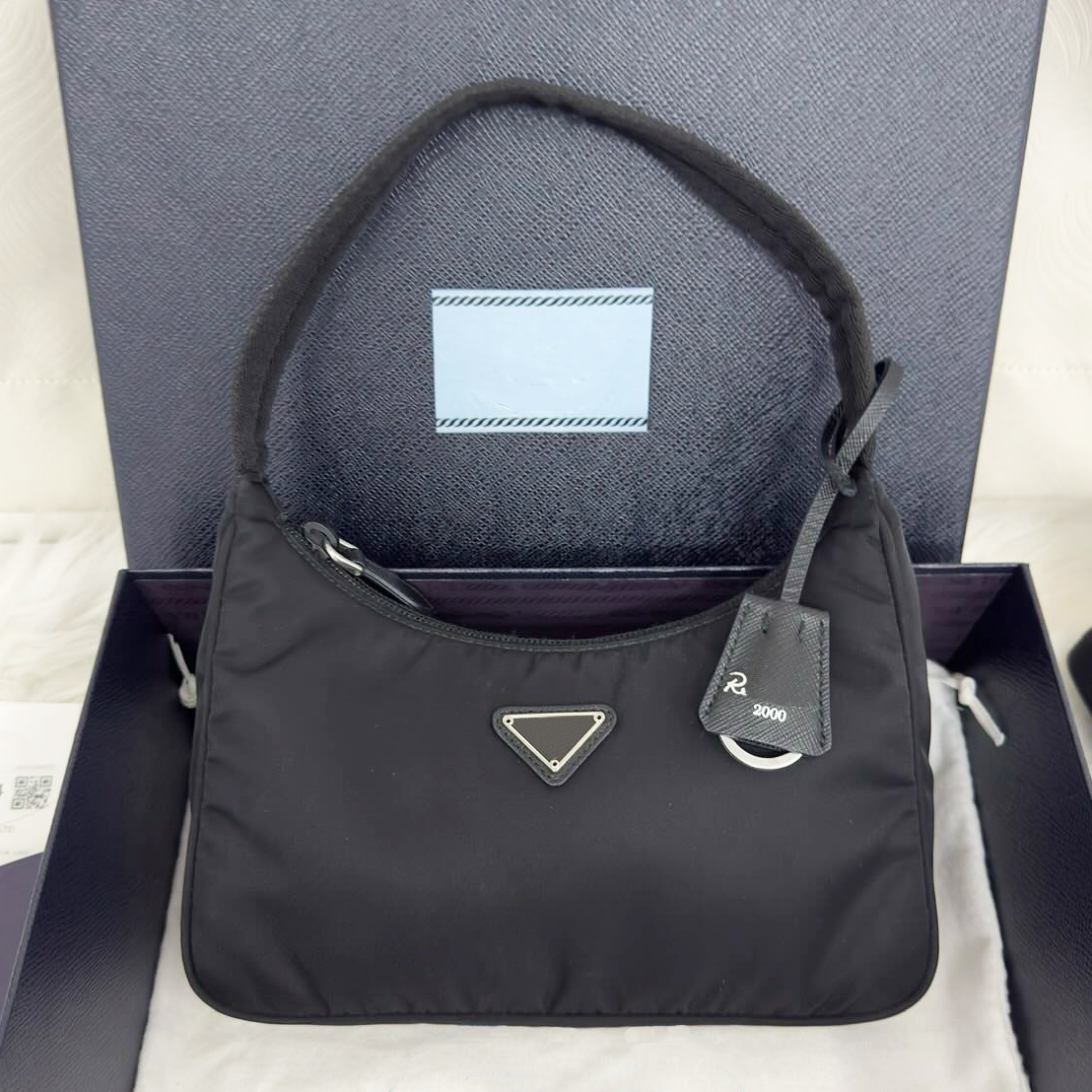 1 1 famous designer Nylon leather handbags women fashion underarm crossbody shoulder bag black mens clutch totes luxurys messsenger handbag travel gym bag