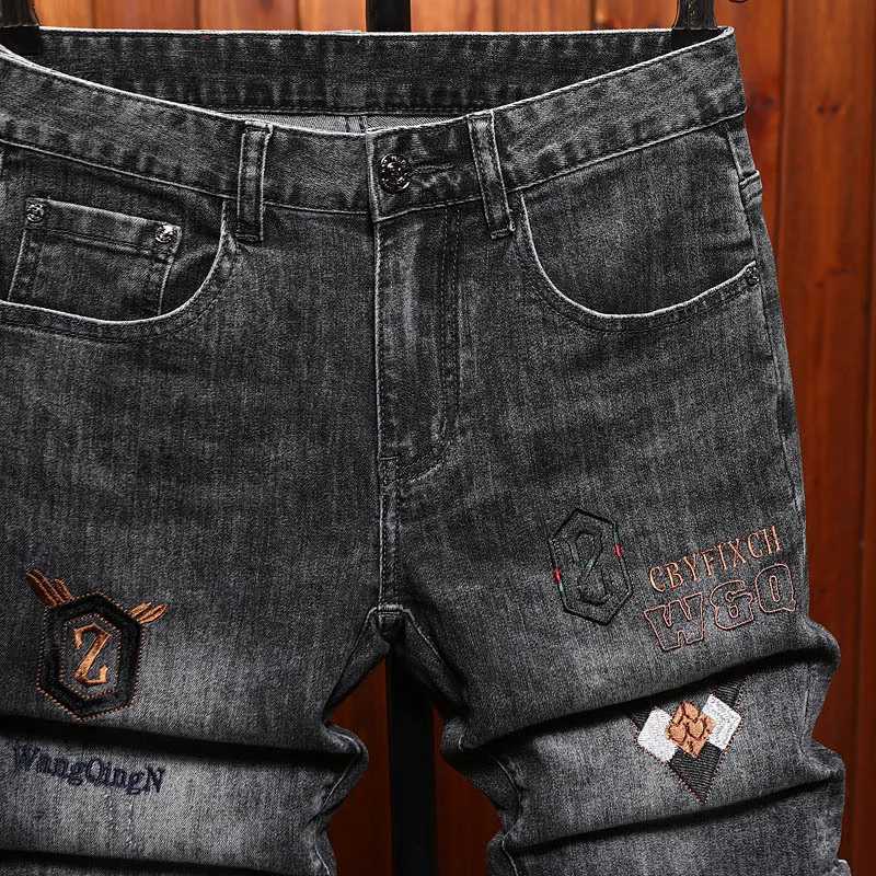High end embroidered printed denim shorts for men light luxury fashionable slim fit summer trend five quarter pants W250705