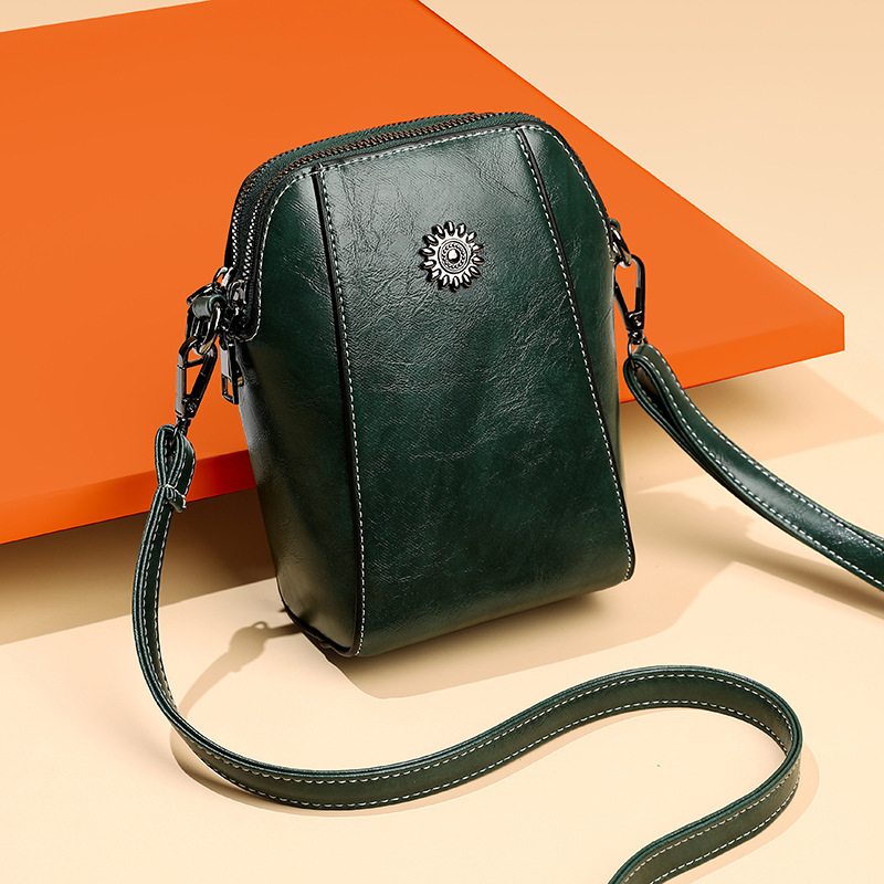 New Spring 2025 Designer Bag Trend Soft Luxury bag Leather Phone Bag for Women Crossbody Mini Bag Fashion Vertical Phone Holder Small Bag