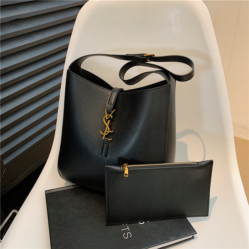 Designer Shoulder Bags for woman fashion casual soft bucket outdoor daily vintage classic Hot trend black white khaki Underarm bag