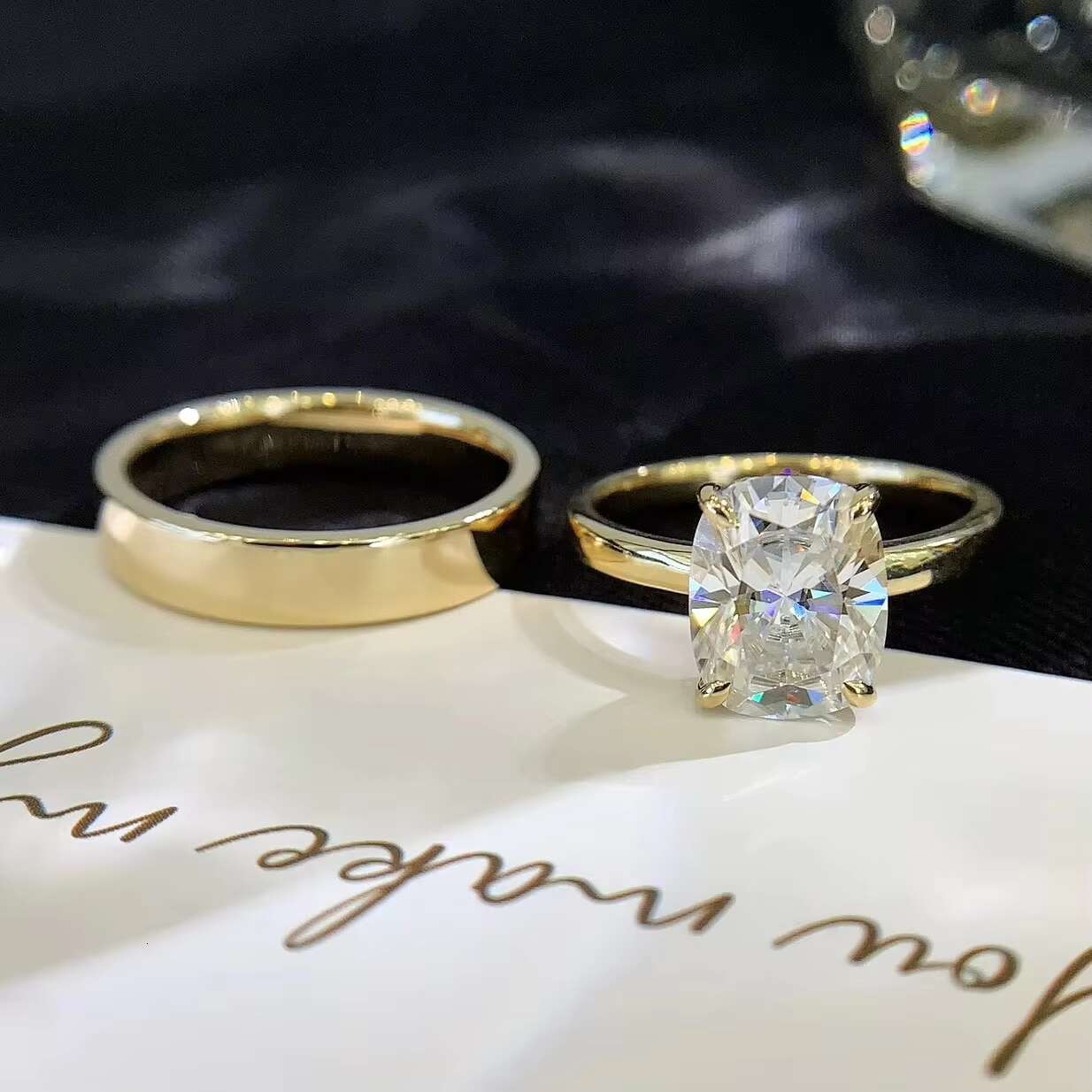 Custom 14K Yellow Gold Plated Cushion Cut Moissanite 2ct Classic Wedding Ring Stackable Diamond Wedding Ring Set for Couples