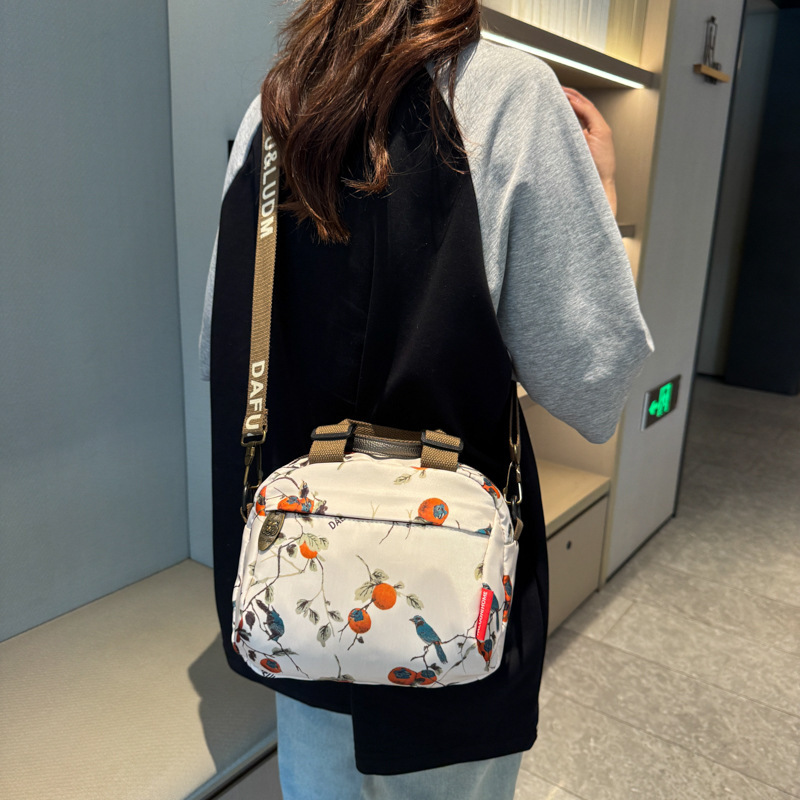 Fashion printed women trend s crossbody bag trend new fashion commuting bag designer bag Oxford cloth handbag women s shoulder bag