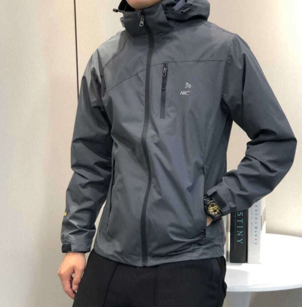 2025 arcs jacket mens designer hoodie tech nylon waterproof gore zipper jackets high quality 3 in 1 lightweight coat outdoor sports men coats Sunscreen Fallow