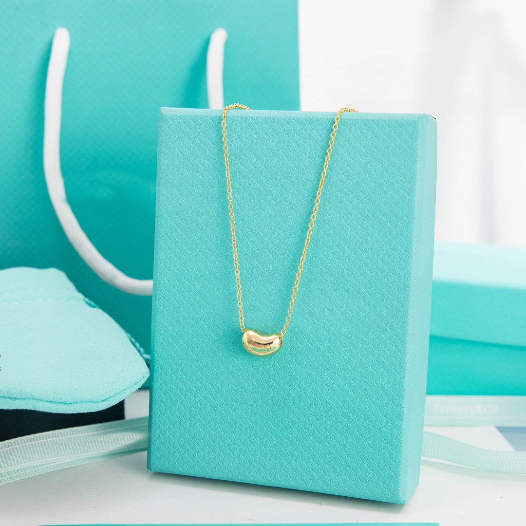 Pendant Necklaces Designer Jewlery Necklace Heart Jewlery High Version Diamond Studded Face High version luxury Necklace Plated Diamond Studded Collarbone AA