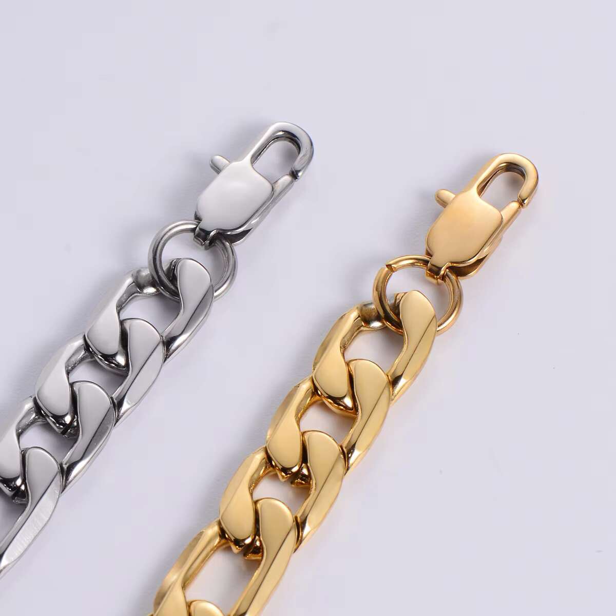 Mens Luxury 14K Gold Plated Stainless Steel Bracelet Cuban Link Curb Figaro Chain Geometric Pattern for Anniversaries