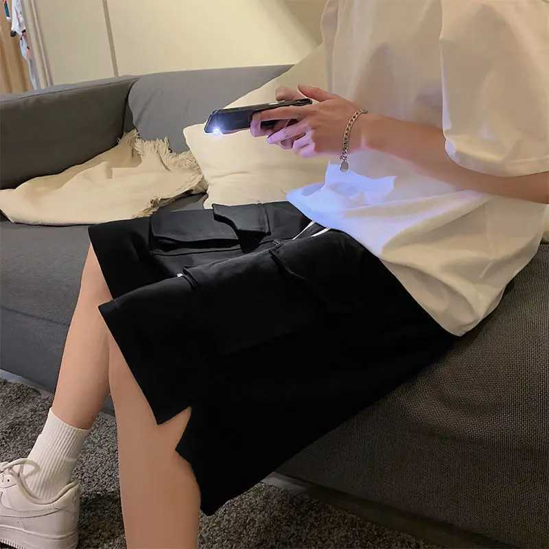 Mens Summer Multiple Pockets Loose Cargo Shorts New Classic Street Casual Korean Style Straight Cylinder All-match Male Short W250705
