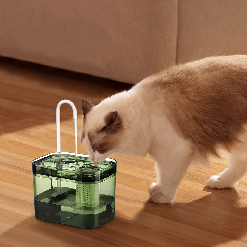 1.5L Cat Water Dispenser Automatic Circulation Flow Silent Non Wet Mouth Water Dispenser Pet Supplies