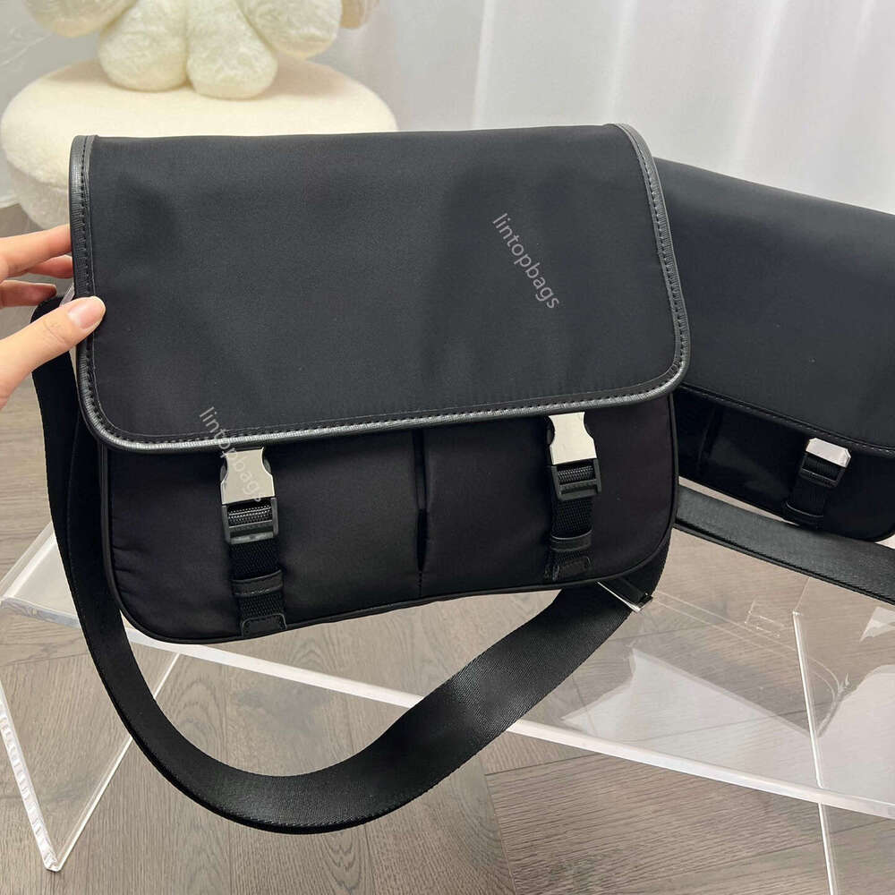 Designer man women messenger bag new canvas cross-body bag nylon shoulder bag black purse laptop shoulder bag clutch purse sling bag chest bag