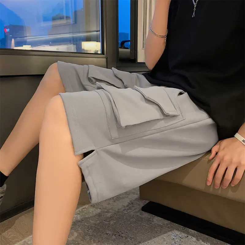 Mens Summer Multiple Pockets Loose Cargo Shorts New Classic Street Casual Korean Style Straight Cylinder All-match Male Short W250705