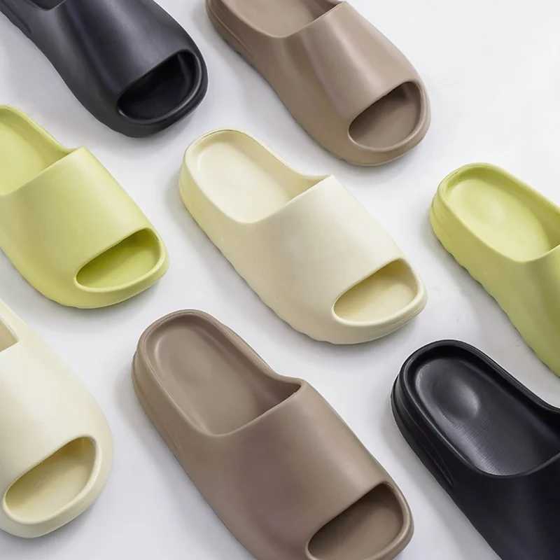 Big Size Summer Fashionable Womens Home Slippers Thick Soles Non-Slip Unique Outdoor Sandals Soft-Soled Lightweight Flip Flops XJ250704