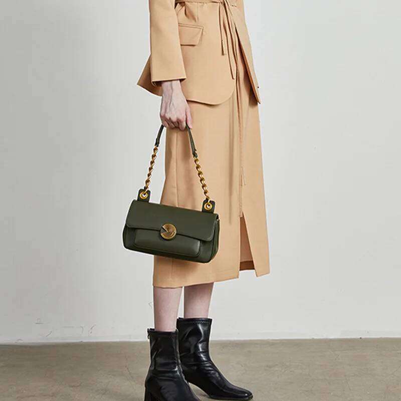 Designer Bags New2025 Fashion hot selling Underarm Small Square Bag High Quality Simple Chain Designer Shoulder Casual Fashion Retro Handbag For Women