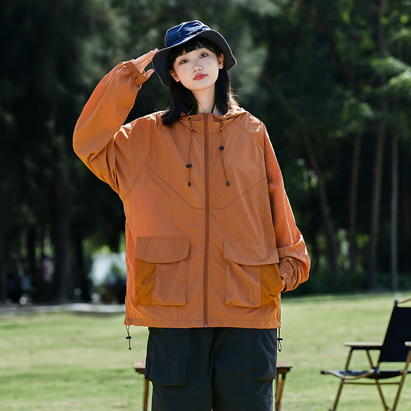 Mountain Style for Men and Women Outdoor Camping Travel Multi-Pocket Workwear Skin Jacket Thin Breathable Hooded Sun Protection Clothing