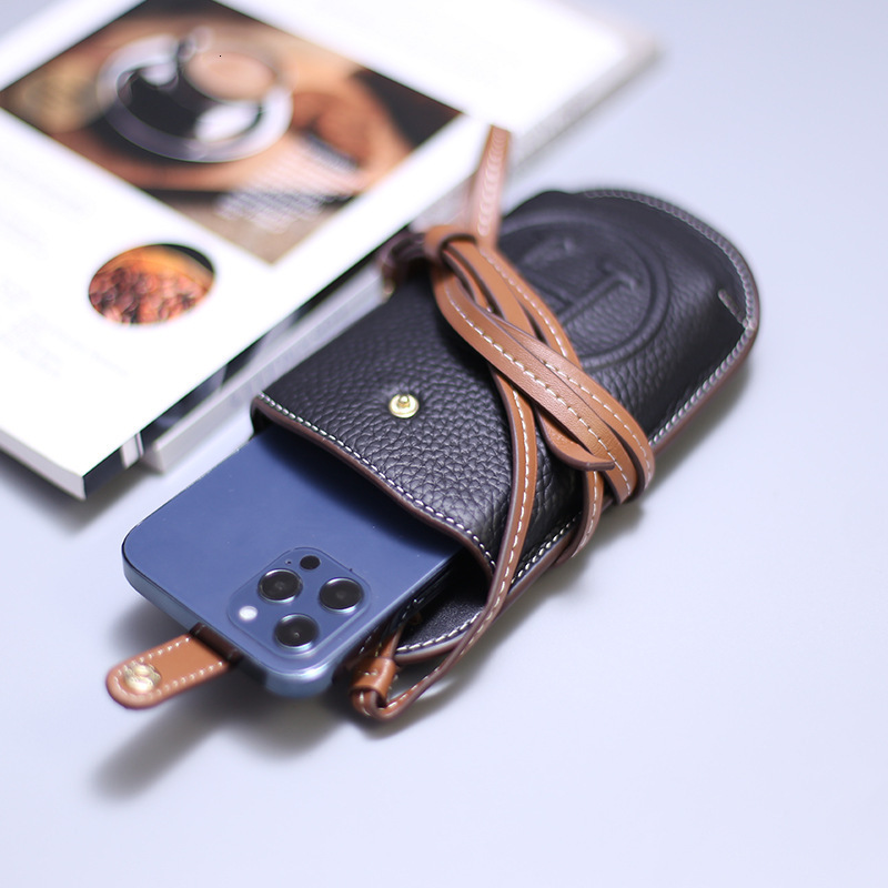 Free shipping designer 2023 Hot Genuine Leather Phone Bag for Women New Trendy Fashion Super Popular Crossbody Bag Small Phone Bag Stylish Lightweight