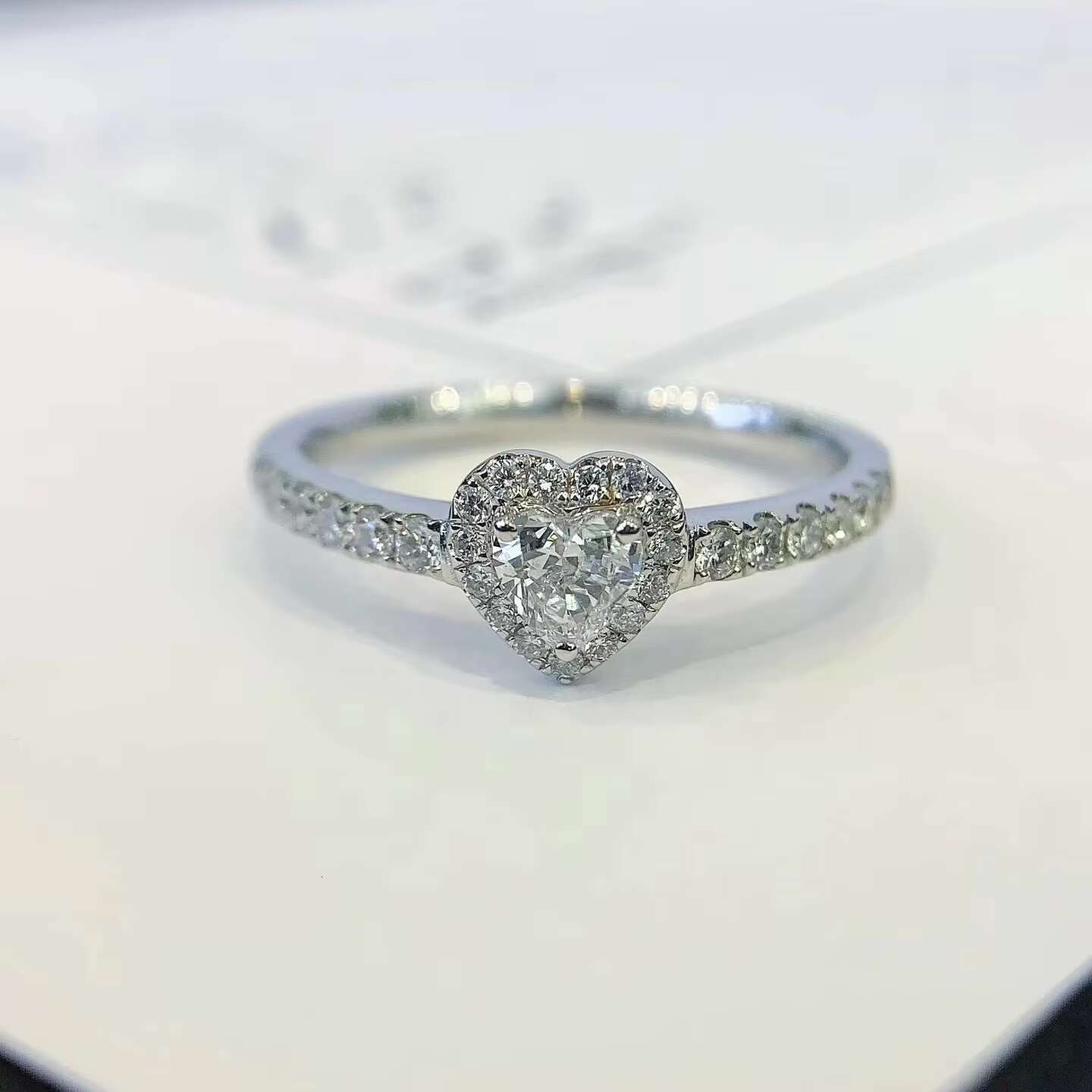 Heart Shape 0.21CT VVS1 Lab Grown Diamond Halo Engagement Ring in 18K Gold Fine Jewelry for Party or Valentines Gift With Women
