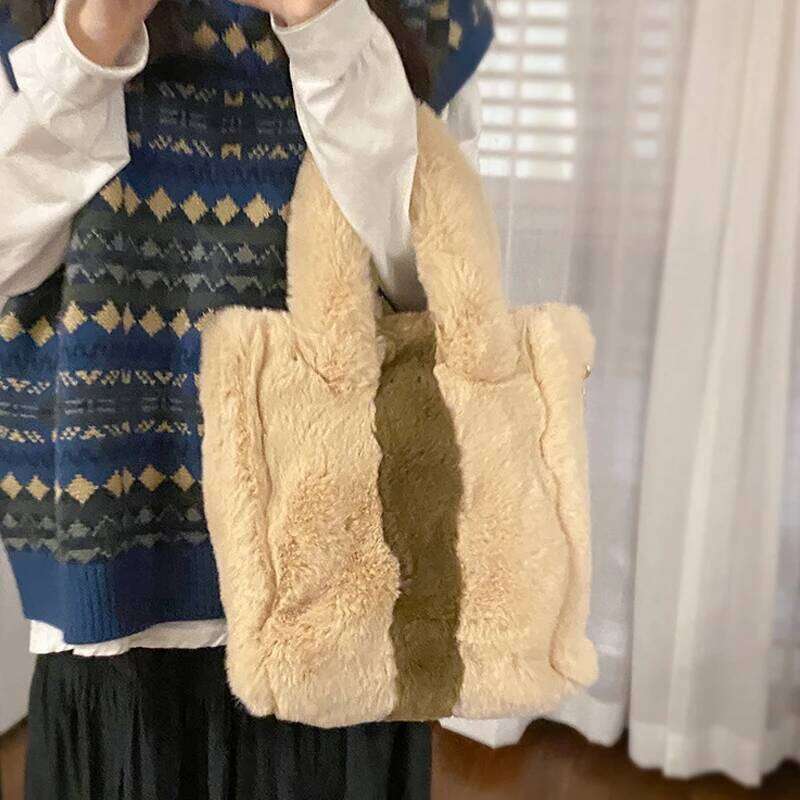 Designer Bags Winter Wool Handbag Color Contrast Versatile Purses And Handbags Large Plush Tote Bag Vintage Pluffy Shoulder Crossbody Bags