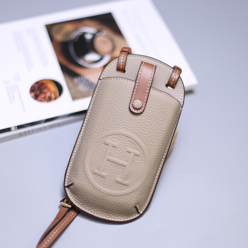 Free shipping designer 2023 Hot Genuine Leather Phone Bag for Women New Trendy Fashion Super Popular Crossbody Bag Small Phone Bag Stylish Lightweight
