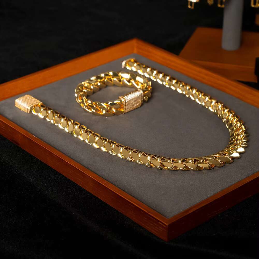 Hip Hop Jewelry Fashion Style Luxury and Heavy Necklace Super Big Cuban Necklace Big Ass Cuban Link Chain Miami Cuban Link