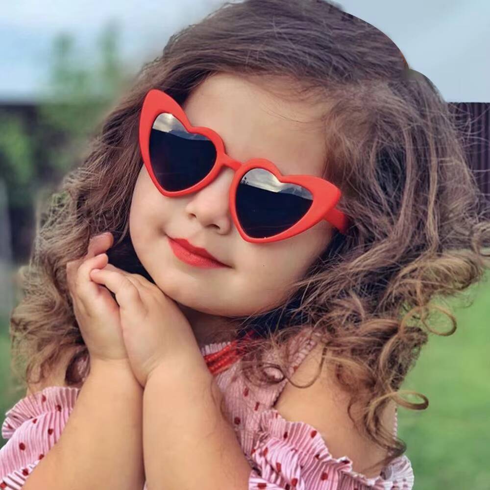 Lovely For Girls Shaped Childrens Sunglasses Unique Heart Glasses Children Kids Sunglass Costume Accessory ddmythur Z260305