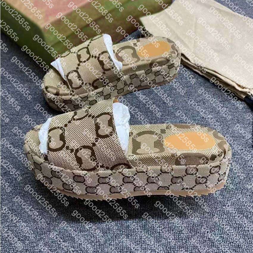 Designer Women Beach Platform Sandals Slippers Slide Luxury Flat Flip Flops Shoes Embroidered Platform Rubber Scuffs Sandal Casual