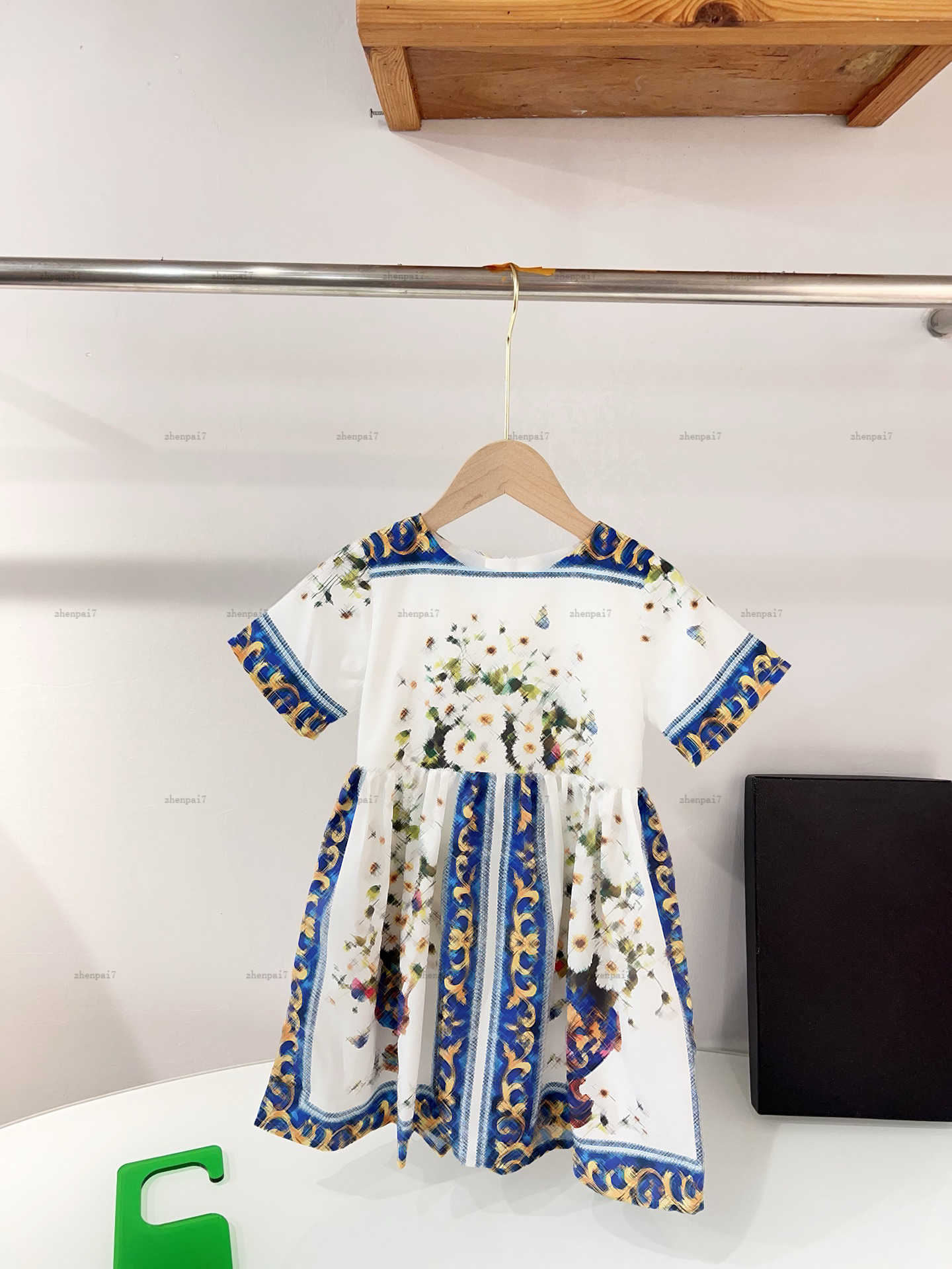 Top one girls dress Flower-printed short sleeves Princess dress kids designer clothes Summer Round collar baby skirt A001X01N014