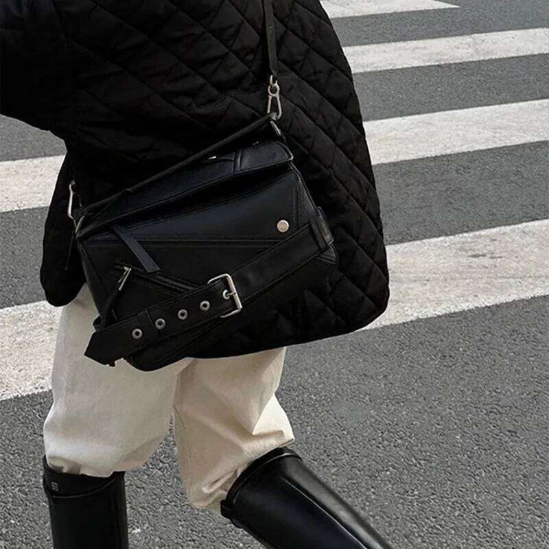 Pillow Women Texture Brand Large Capacity Commuter Punk Portable Motorcycle Bag Shoulder Side Pockets Crossbody Bags