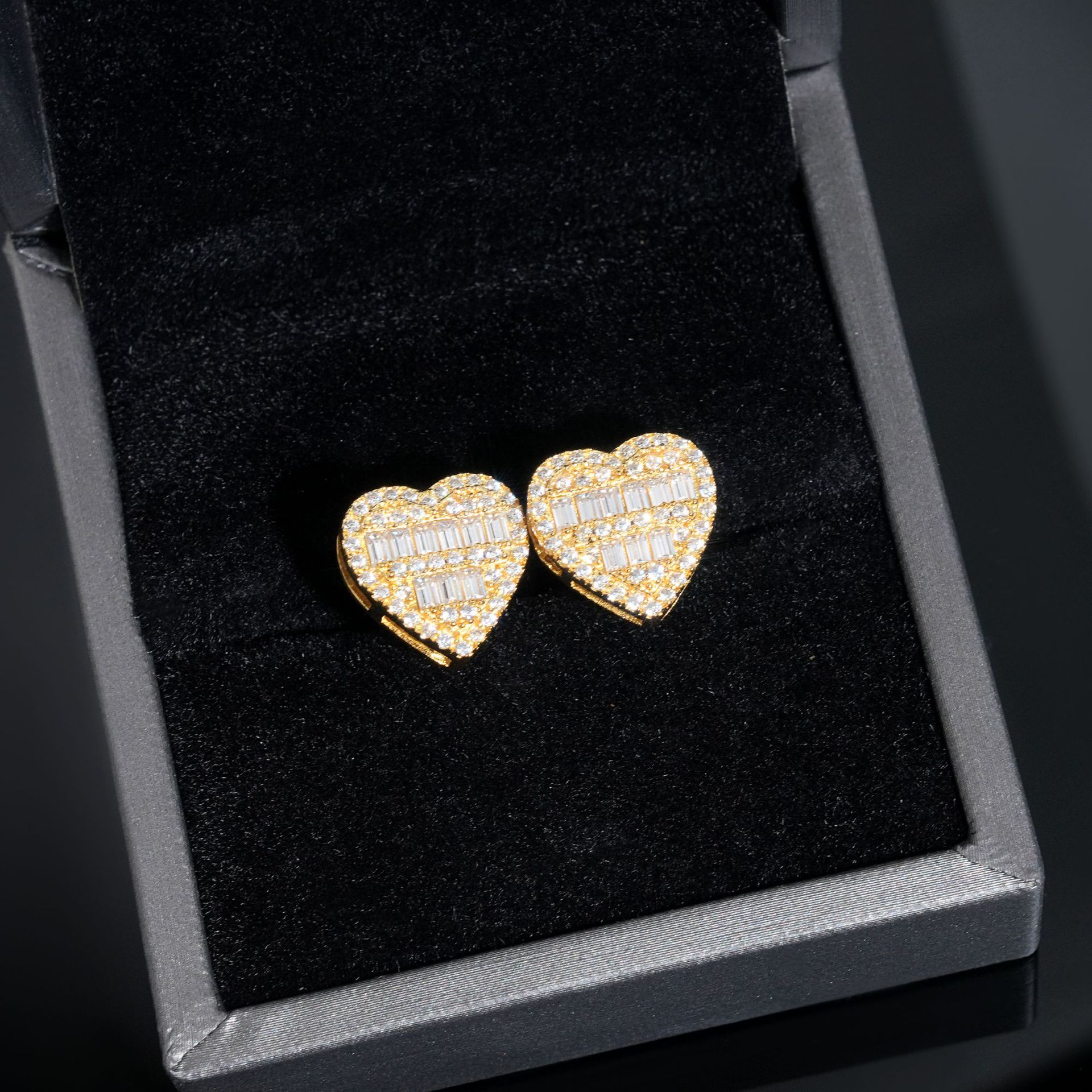 Elegant Classic 925 Sterling Silver Special Heart Stud Earrings Inlaid With Rectangle Moissanite for Women and Men
