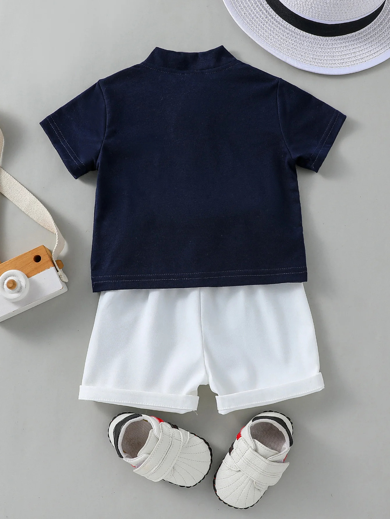 Fashionable Summer Arrival Boys Solid Color T-Shirt and Stain-Resistant Shorts Two-Piece Set in CasUAl Style 250729