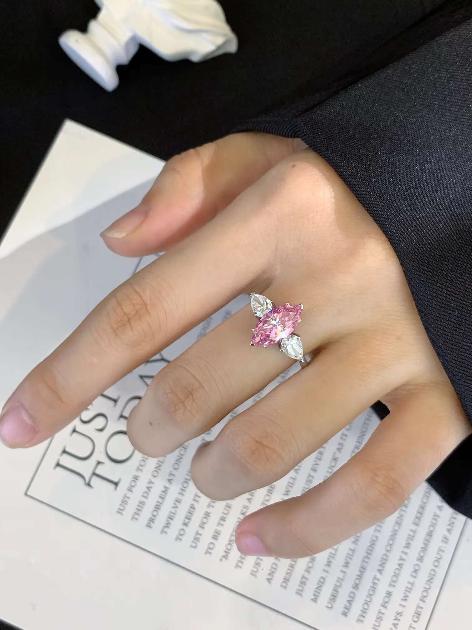 Goldstones Jewelry Pink Marquise and White Pear Cut Moissanite Stone Def Color Gold Ring Trendy Classic Style Gift Rings