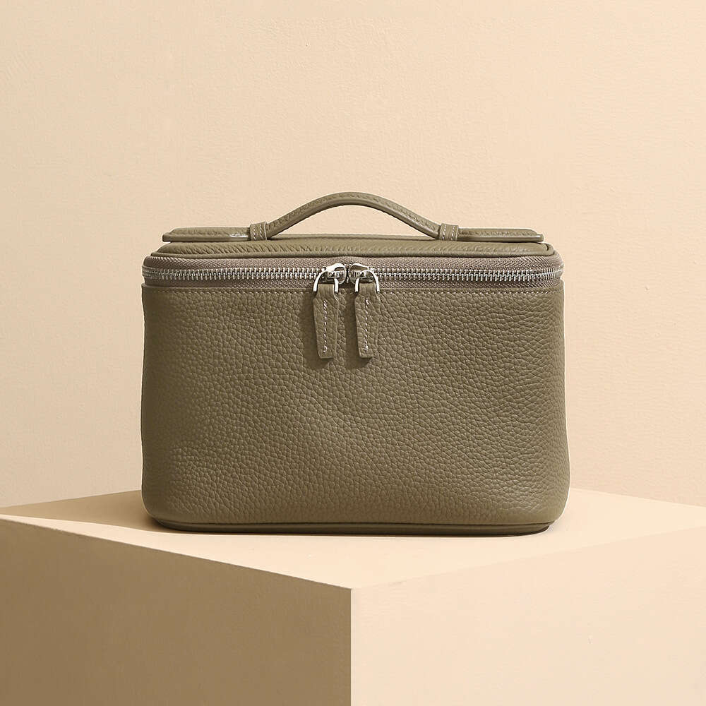 Luxury designer large capacity bucket commuter slung leisure portable niche leather handbag