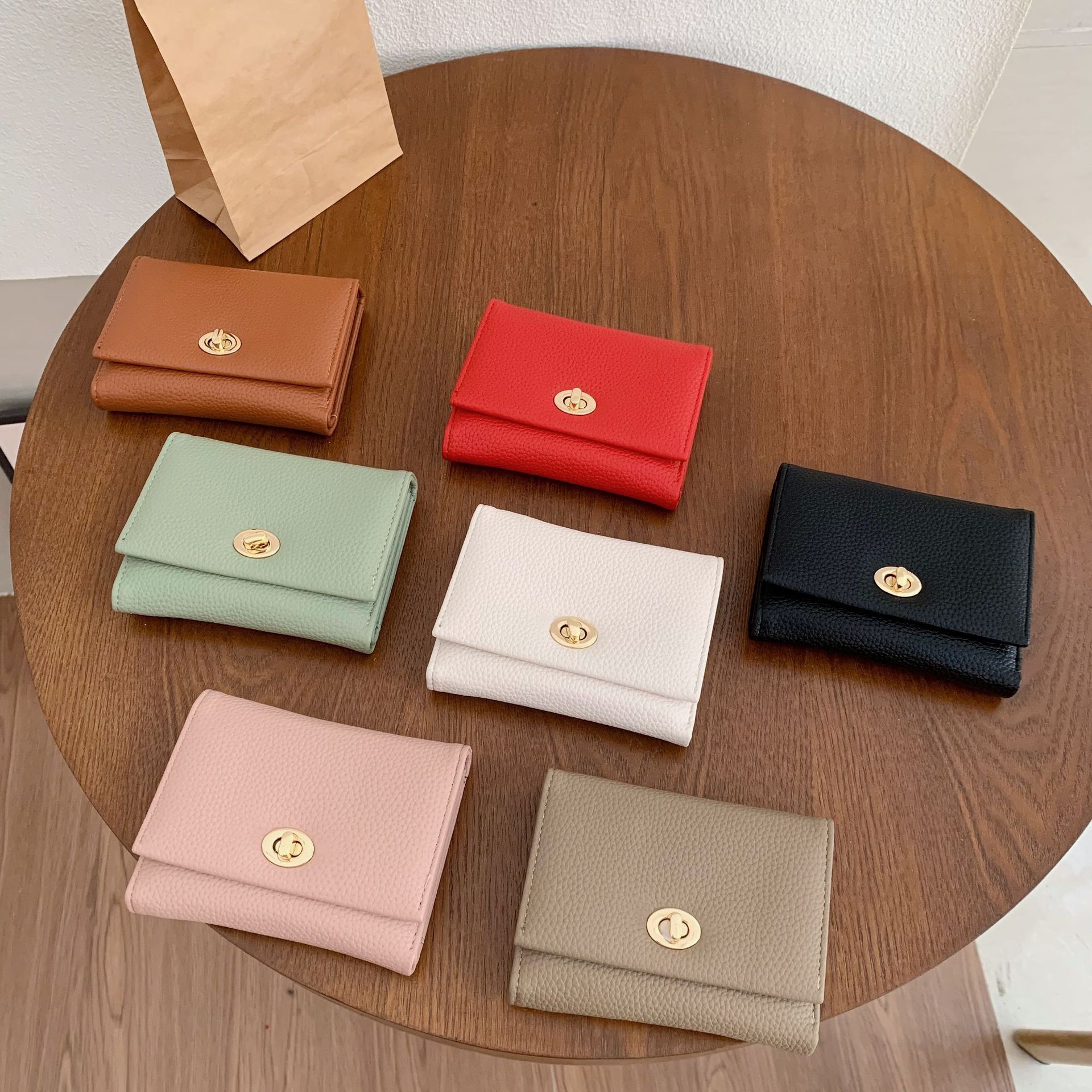 Women's Short Wallet New Korean Style Fashion Solid Color Simple Folding Wallet Multi Card Slot Designer Wallet Coin Wallet Wholesale