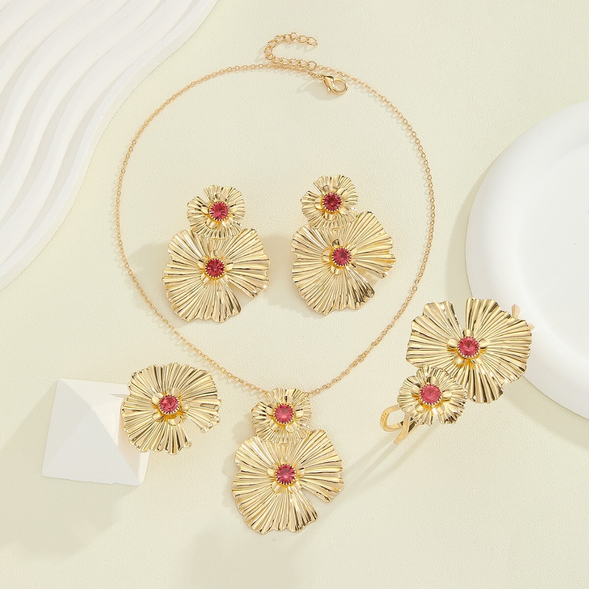 Fashion Jewelry with Flowers and Dias: Earrings, Necklace, Ring, Bracelet, Four-Piece Set