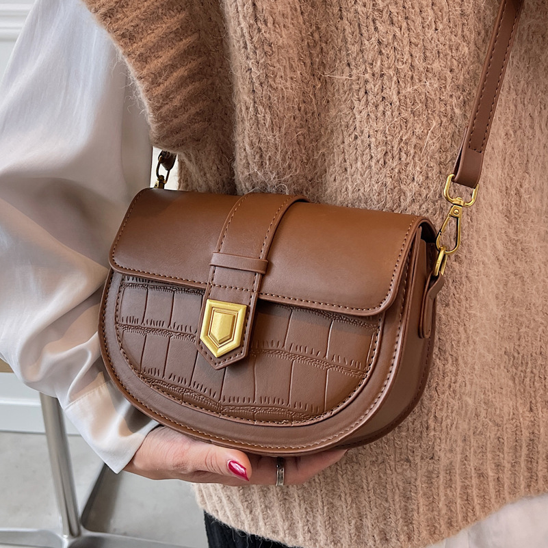 Fashionable women s spring and summer new style trend saddle bag casual multifunctional retro diagonal trend shoulder bag designer bag women s shoulde