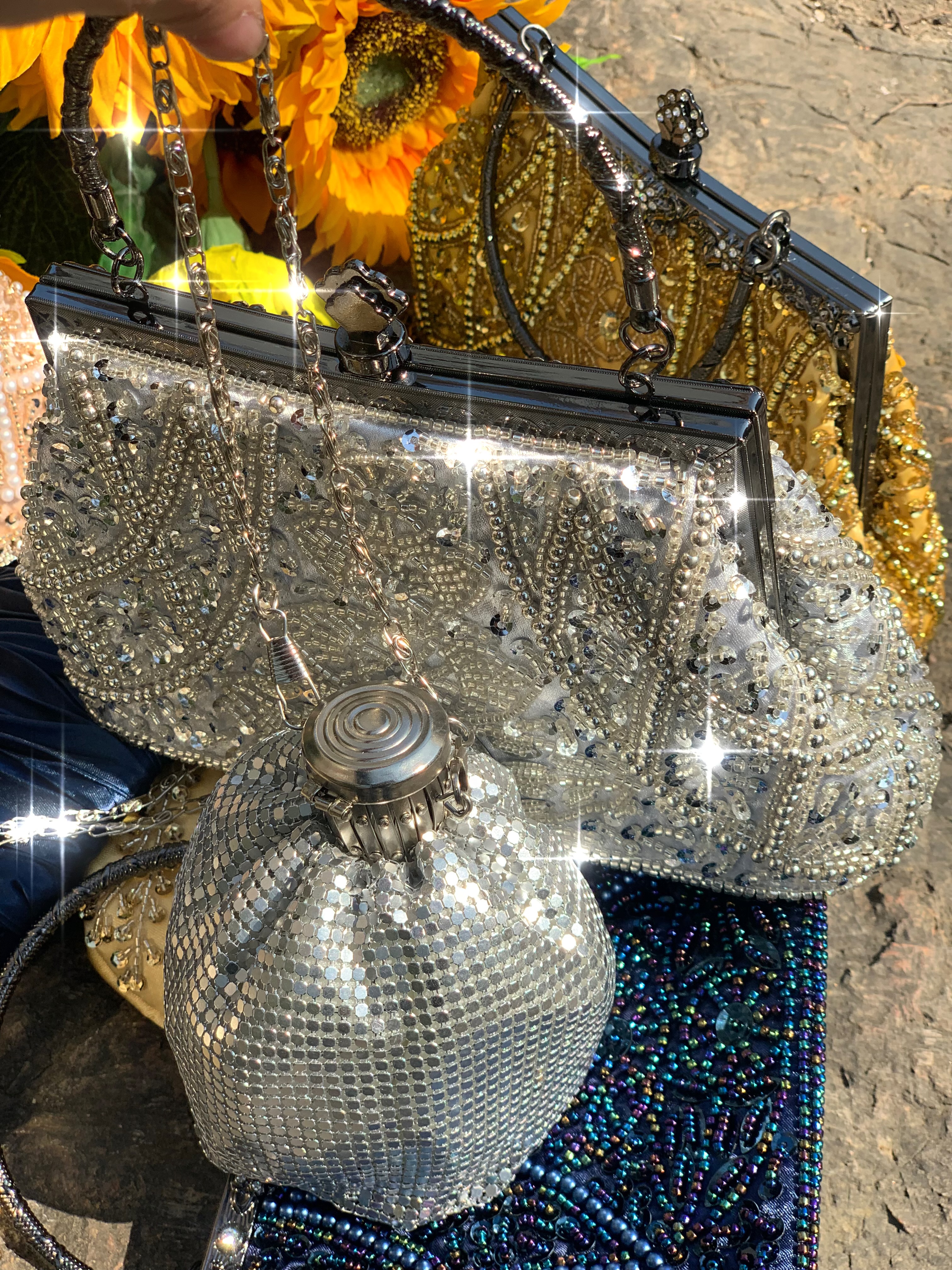 Lost in Vintage Glitter Rhinestones Beads Evening Clutch Bag Metal Frame Kiss Lock with Removable Long Chain Bag Formal Party