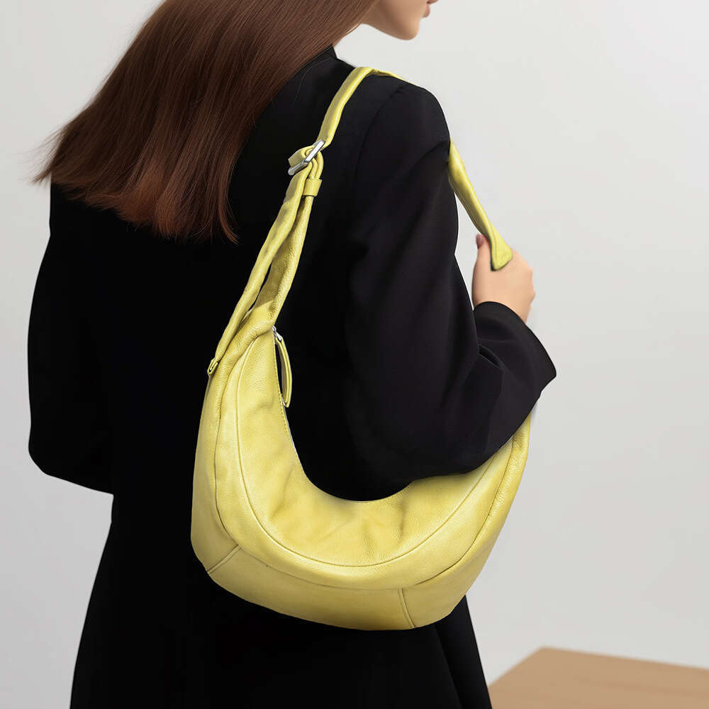 Luxury designer simple style dumplings female leather fashion trend slung commuter shoulder bag