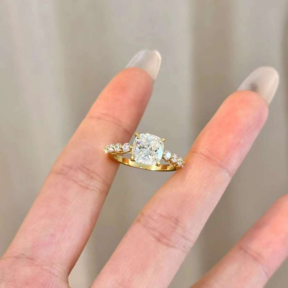 Niche Design Light Luxury Vintage Style Atmosphere Sugar Cube White Gold Plated Simple Versatile Diamond Ring ec3