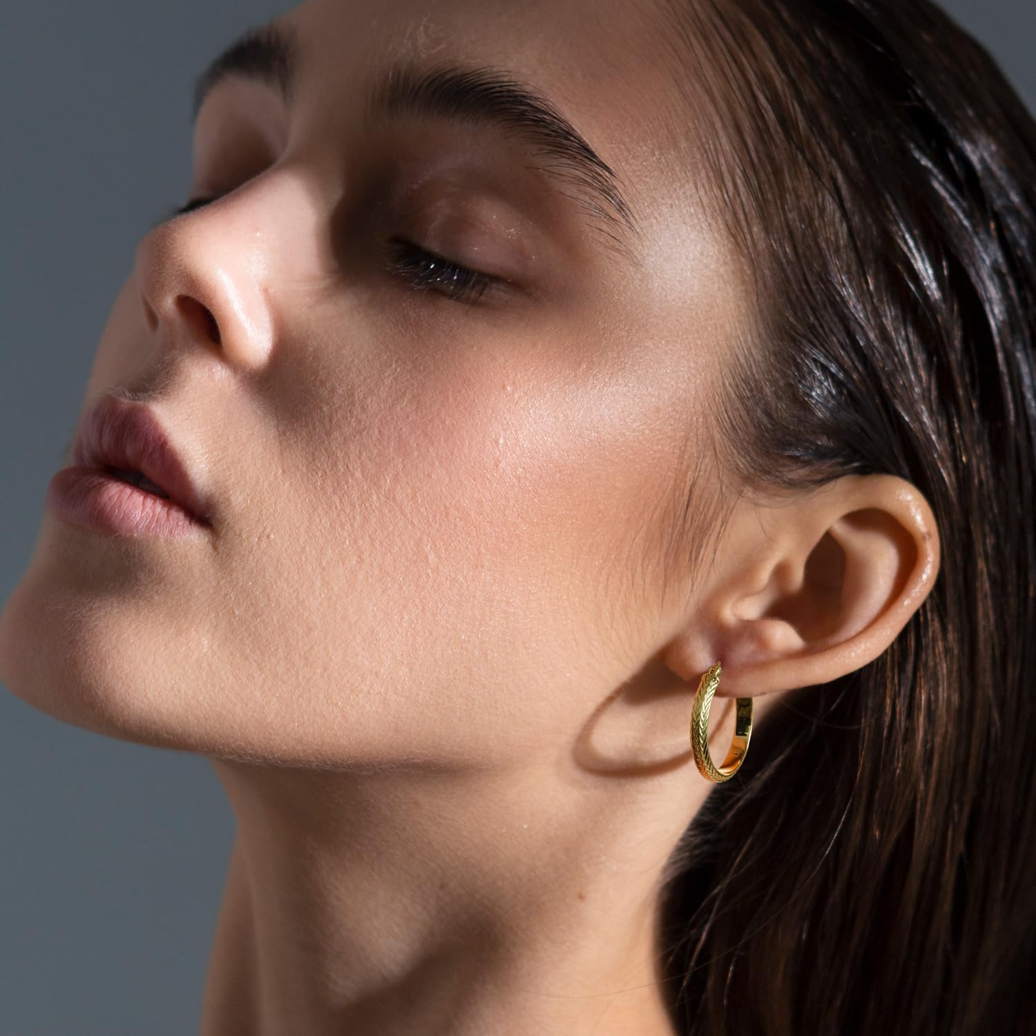 14K Gold Women's Wide Hoop Earrings Chunky V-Engraved Design 25MM/30MM Sizes