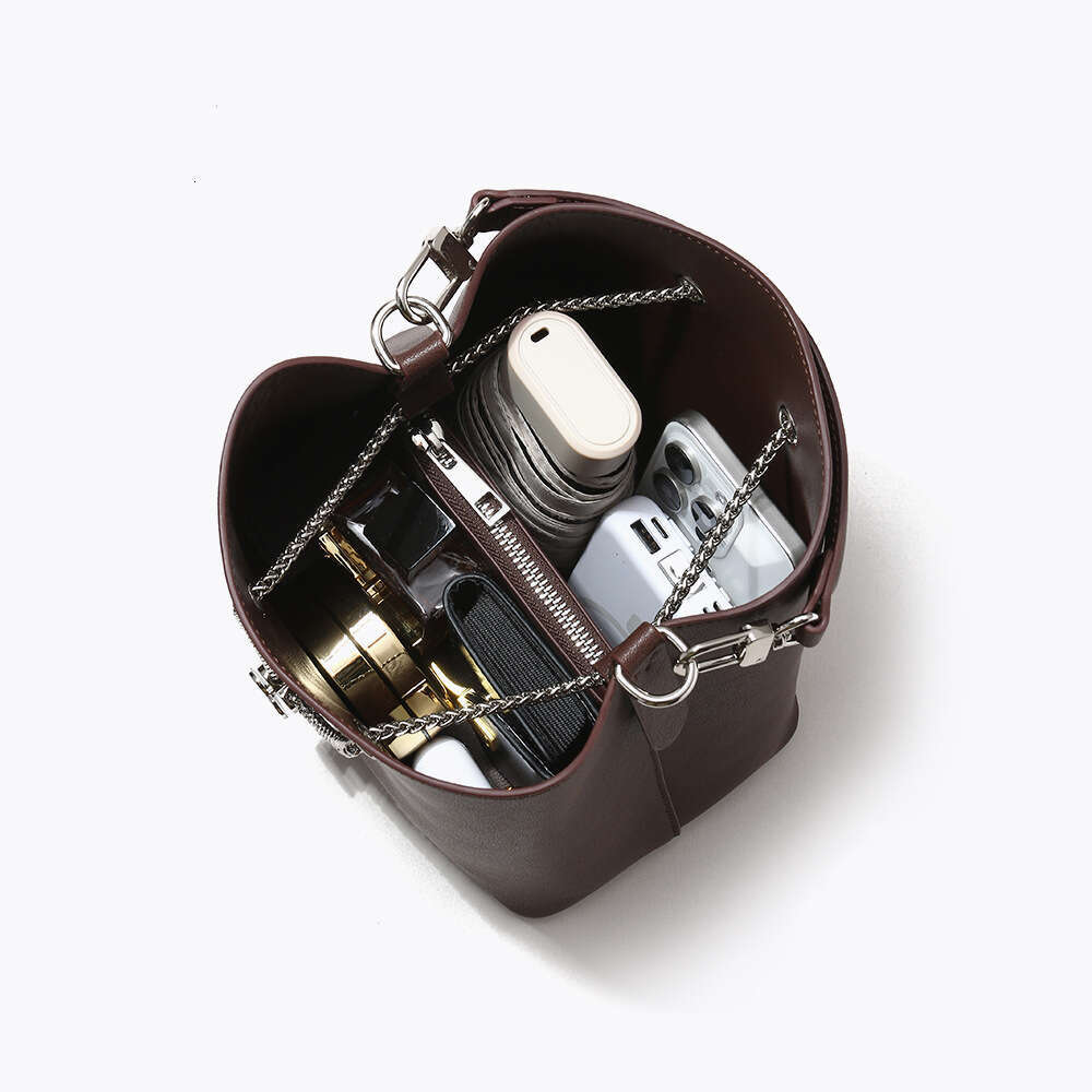 Luxury designer large capacity bucket commuter slung leisure portable niche leather handbag