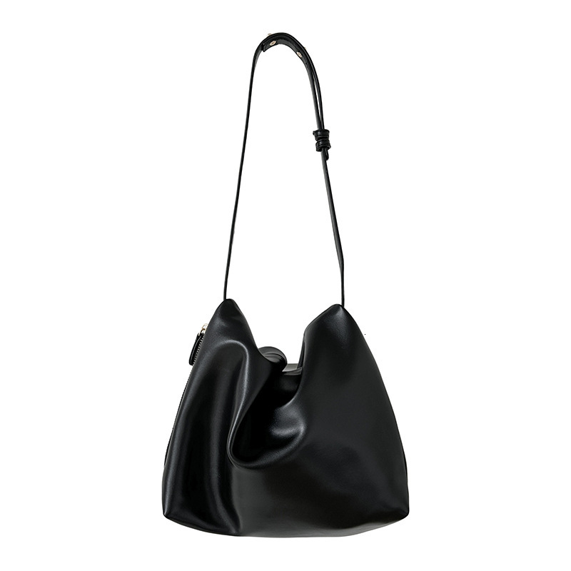 New Korean style multifunctional tote trend bag commuting large capacity shoulder bag designer bag women s trend fashionable simple pleated bag