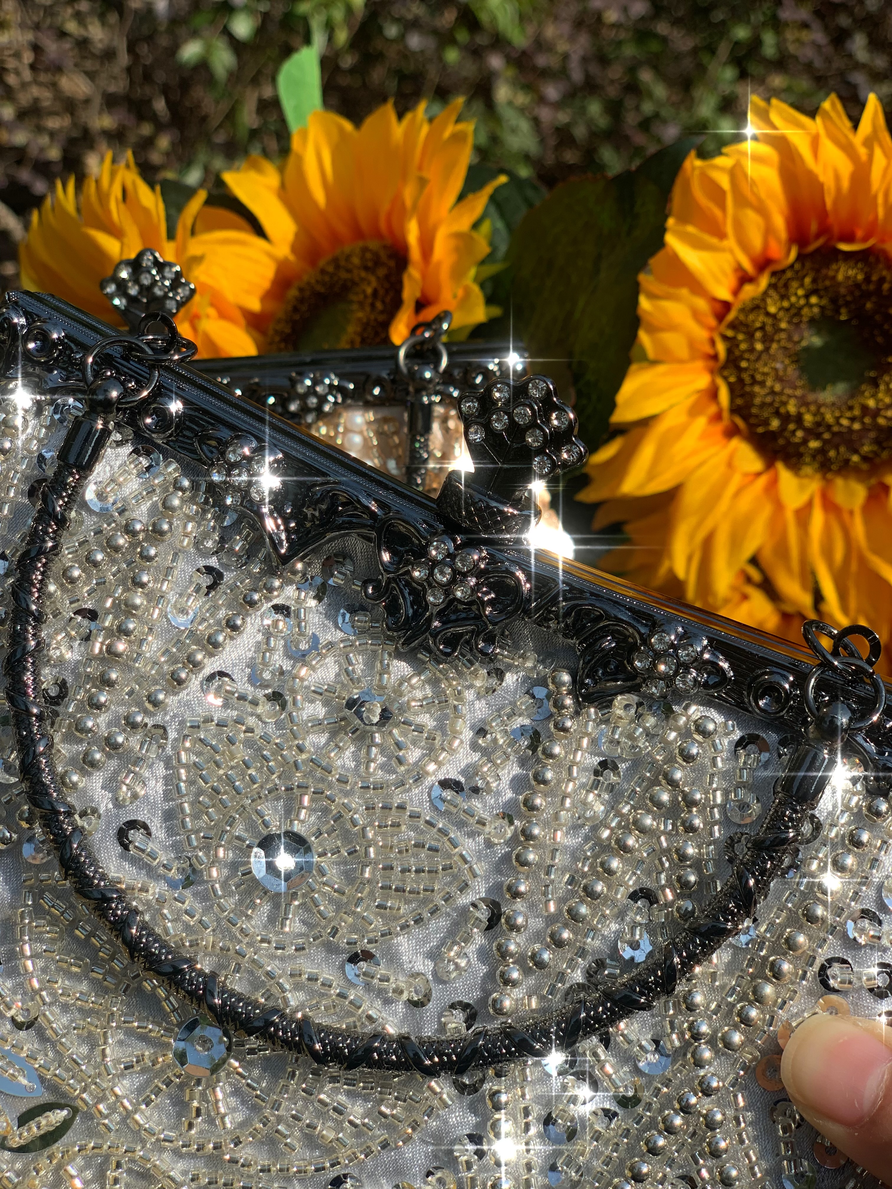 Lost in Vintage Glitter Rhinestones Beads Evening Clutch Bag Metal Frame Kiss Lock with Removable Long Chain Bag Formal Party