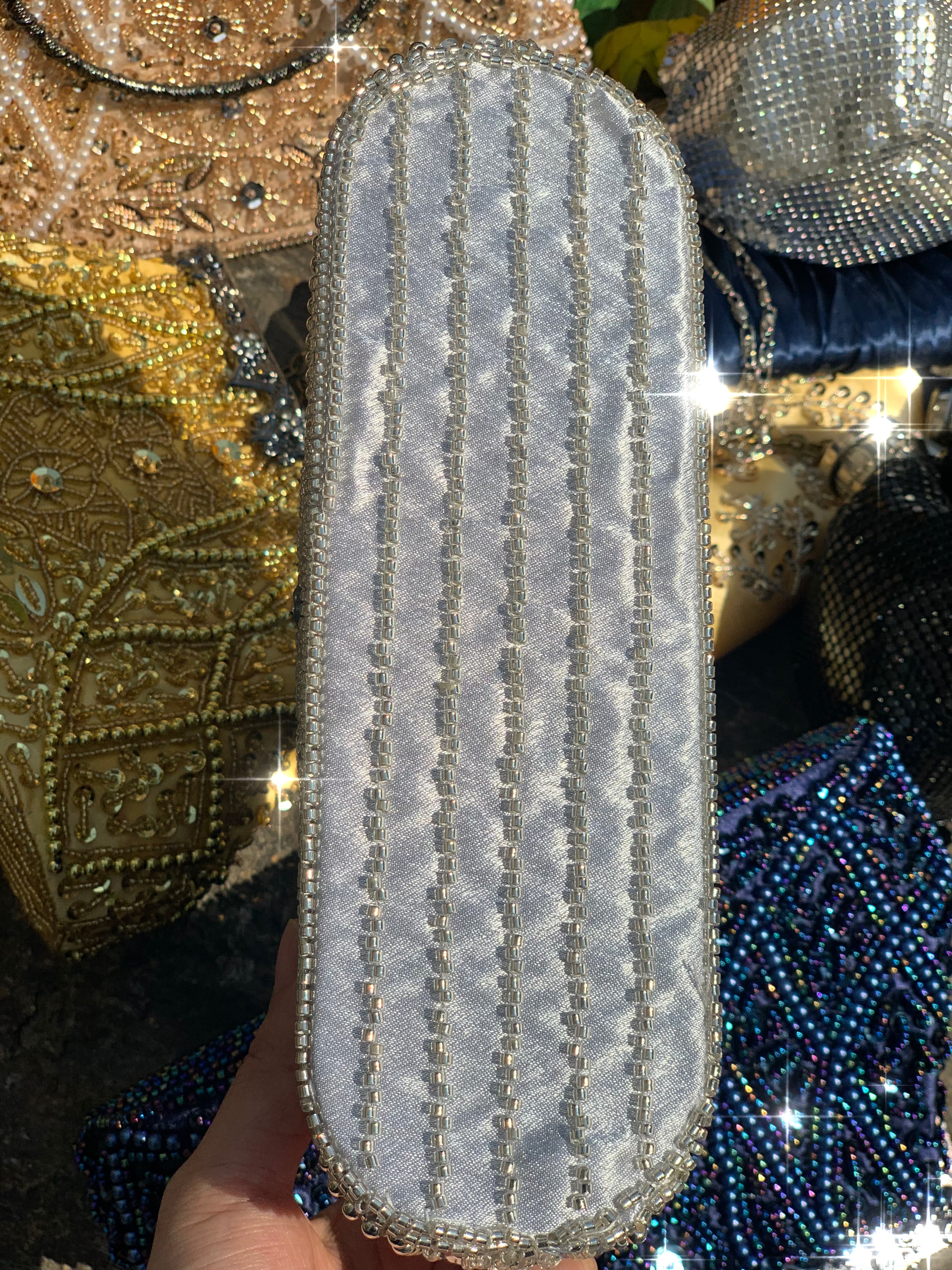 Lost in Vintage Glitter Rhinestones Beads Evening Clutch Bag Metal Frame Kiss Lock with Removable Long Chain Bag Formal Party