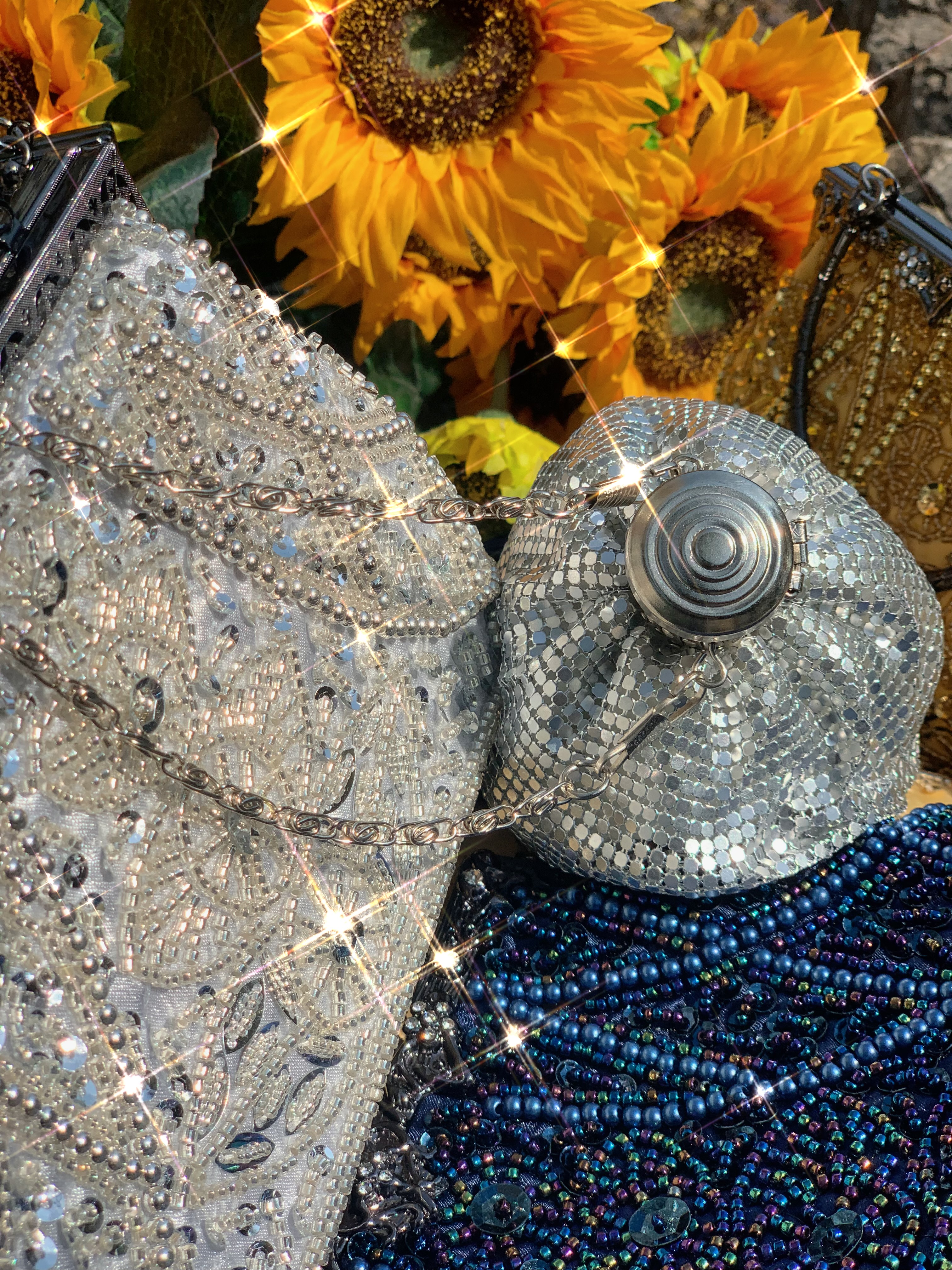 Lost in Vintage Glitter Rhinestones Beads Evening Clutch Bag Metal Frame Kiss Lock with Removable Long Chain Bag Formal Party