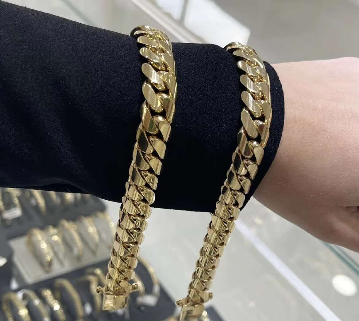 New Arrivals Heavy Chain Moissanite Lock Rose Gold Plated 24MM Miami Cuban Link Chain Men Chain Necklace Rapper Jewelry Woman