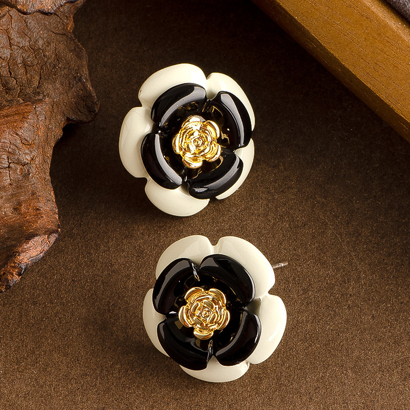 French Style Light Elegant -Inspired Oil Drop Enamel Black and White Earrings for Women High-End Versatile Sier Needle Ear Jewelry - view 5