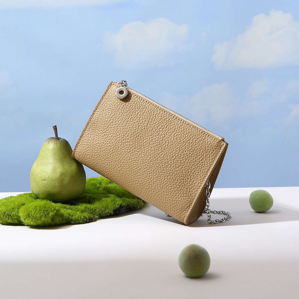 Luxury designer's new underarm cowhide women's commuter simple and fresh handbag with one shoulder