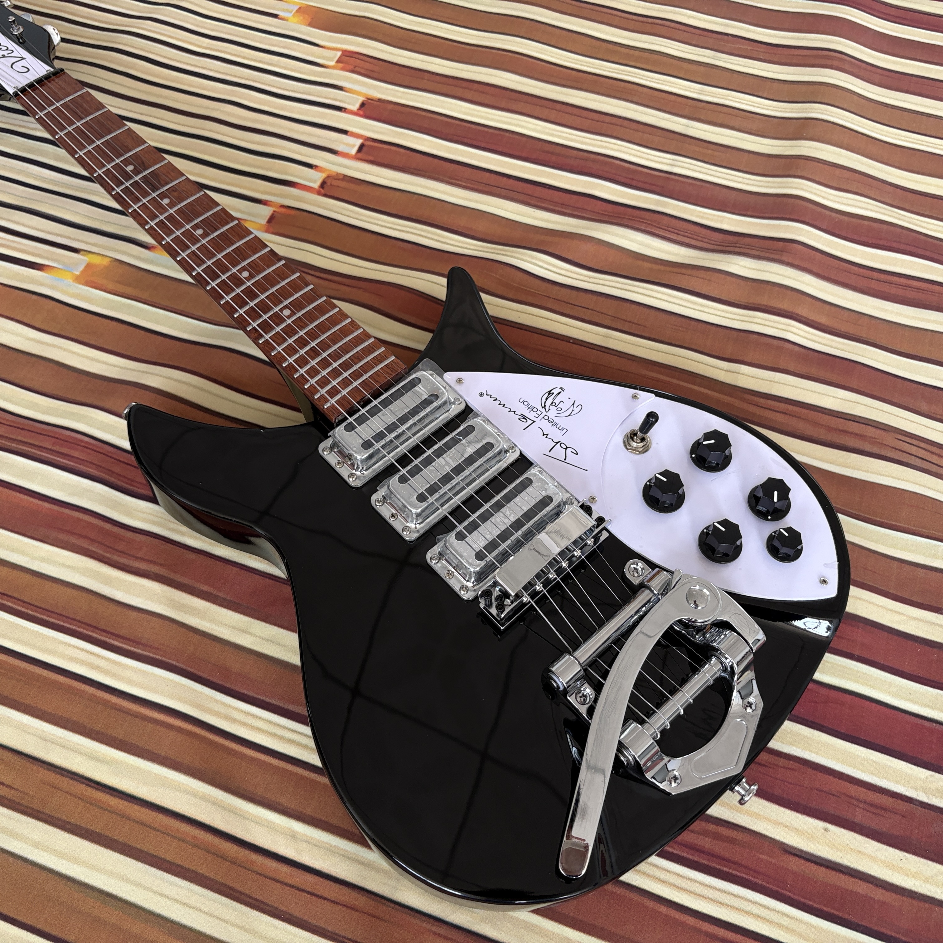 325 Jazz Electric Guitar - Chrome hardware, Mahogany body, Rosewood fingerboard, 21 frets, 3H pickups, Fast delivery