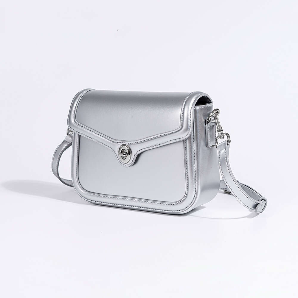 Luxury new Korean style niche design tofu fashion high-end lock silver leather shoulder messenger bag female